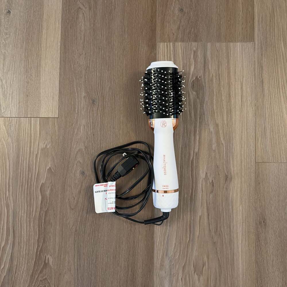 4inONE Blowout Brush Hair Dryer
